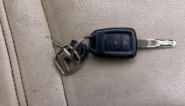 2016 Honda Jazz 1.2L I-VTEC V, Petrol, Manual, 75,492 km, Key Close Up