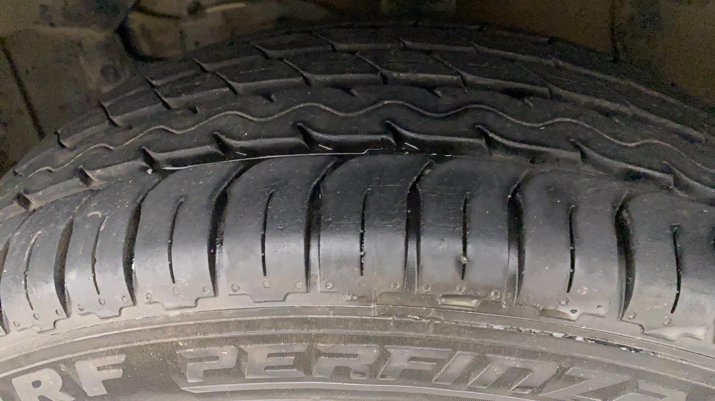 2018 Maruti Vitara Brezza VDI AMT, Diesel, Automatic, 65,634 km, Left Front Tyre Tread