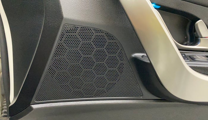 2021 Mahindra XUV500 W7 AT, Diesel, Automatic, 80,305 km, Speaker