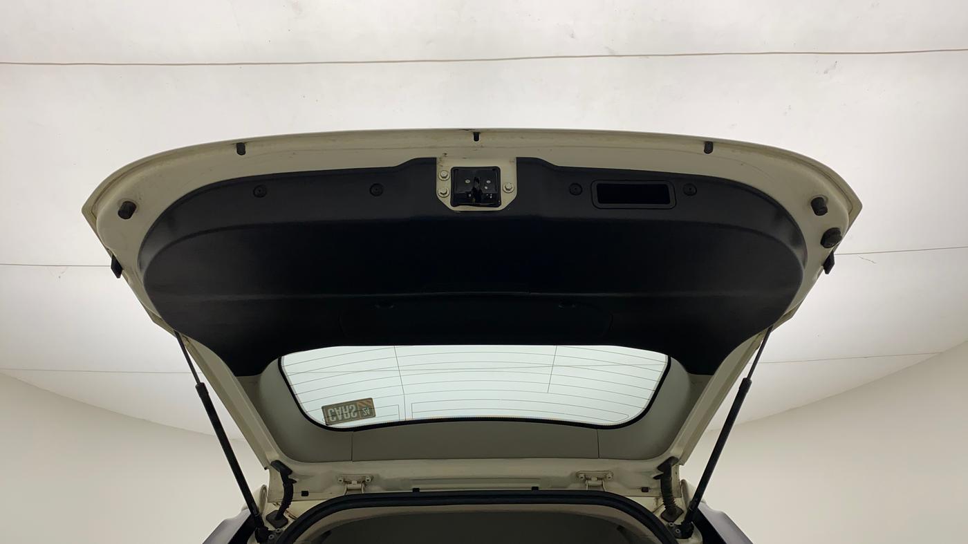 2021 Mahindra XUV500 W7 AT, Diesel, Automatic, 80,305 km, Boot Door Open