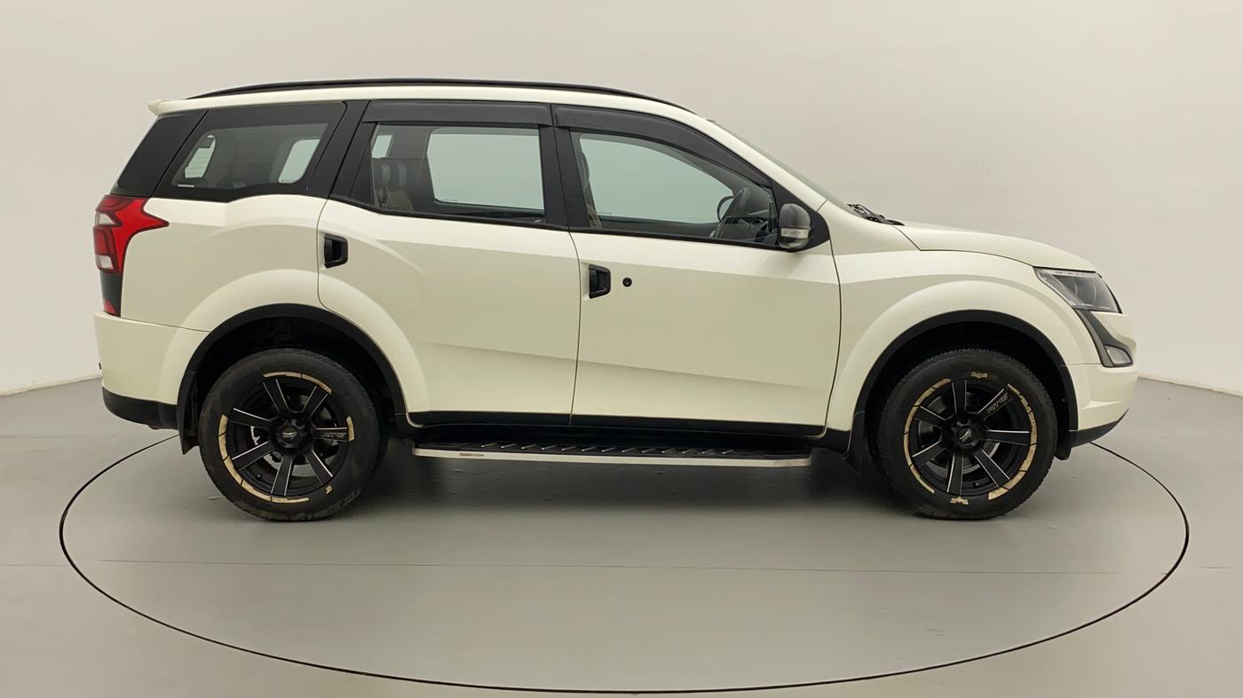 2021 Mahindra XUV500 W7 AT, Diesel, Automatic, 80,305 km, Right Side View