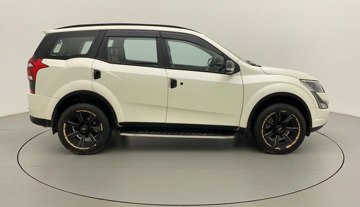 2021 Mahindra XUV500 W7 AT, Diesel, Automatic, 80,305 km, Right Side View