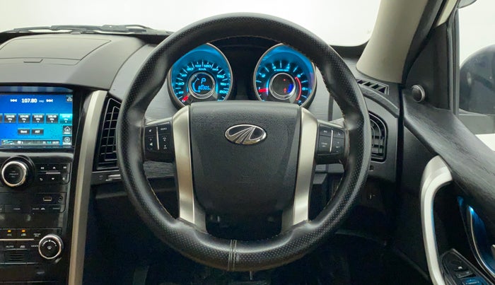 2021 Mahindra XUV500 W7 AT, Diesel, Automatic, 80,305 km, Steering Wheel Close Up