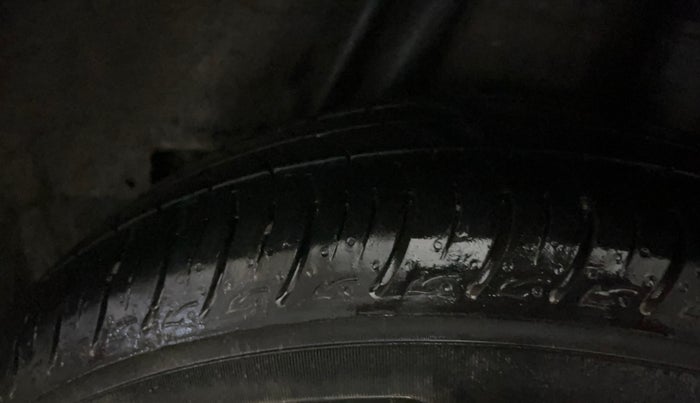 2015 Honda Jazz 1.2L I-VTEC V AT, Petrol, Automatic, 46,950 km, Left Rear Tyre Tread