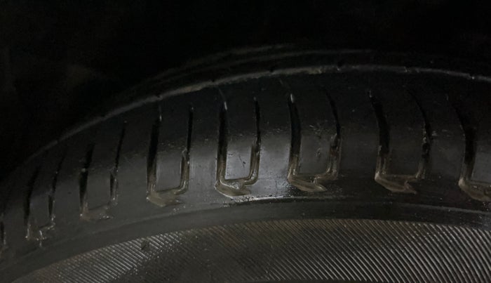 2015 Honda Jazz 1.2L I-VTEC V AT, Petrol, Automatic, 46,950 km, Right Front Tyre Tread