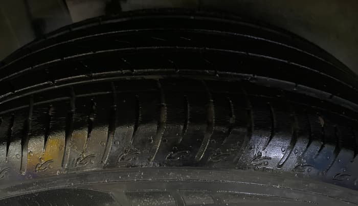 2023 Maruti BREZZA VXI, Petrol, Manual, 28,303 km, Right Rear Tyre Tread
