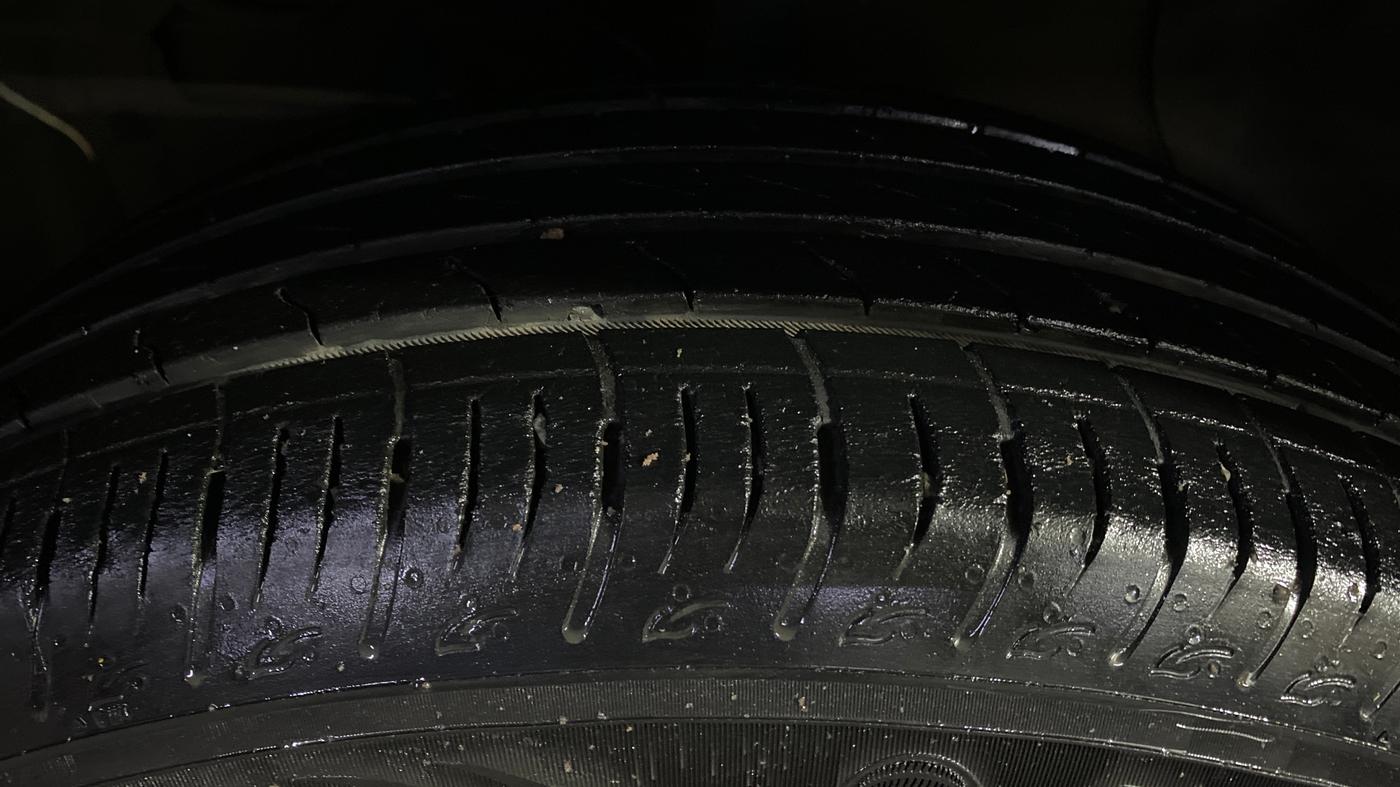 2023 Maruti BREZZA VXI, Petrol, Manual, 28,303 km, Left Front Tyre Tread