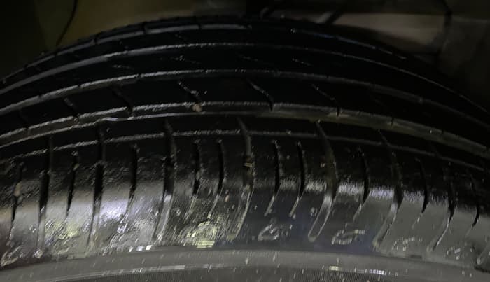 2023 Maruti BREZZA VXI, Petrol, Manual, 28,303 km, Right Front Tyre Tread