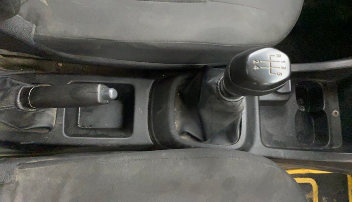 2018 Renault Kwid RXT 1.0, CNG, Manual, 57,393 km, Gear Lever