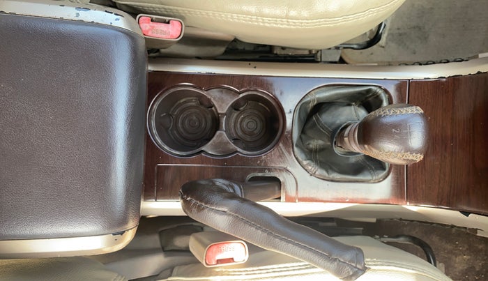 2015 Mahindra XUV500 W8, Diesel, Manual, 81,458 km, Gear Lever