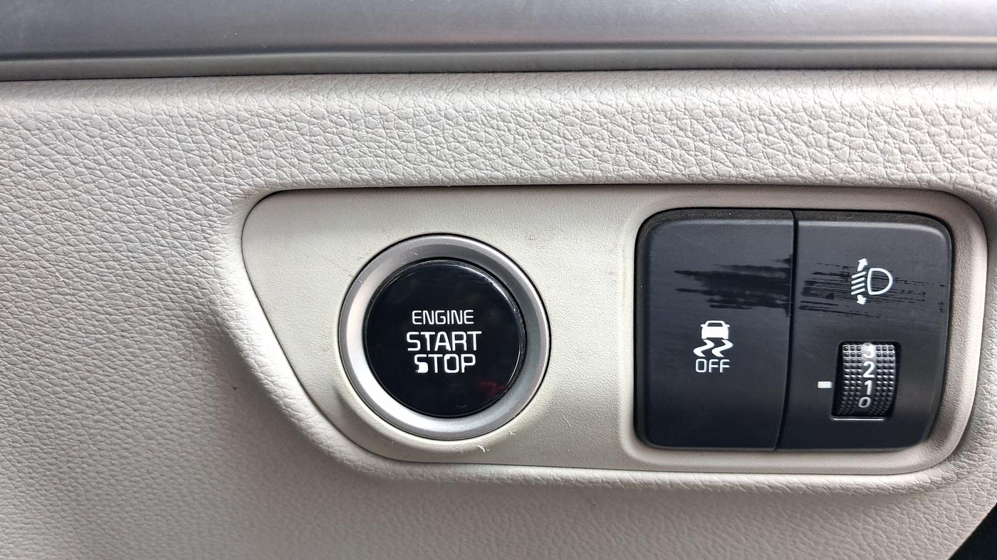 2022 KIA CARENS PRESTIGE PLUS 1.4 PETROL DCT 7 STR, Petrol, Automatic, 72,782 km, Keyless Start/ Stop Button