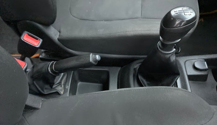 2018 Renault Kwid RXT 1.0 (O), Petrol, Manual, 28,660 km, Gear Lever
