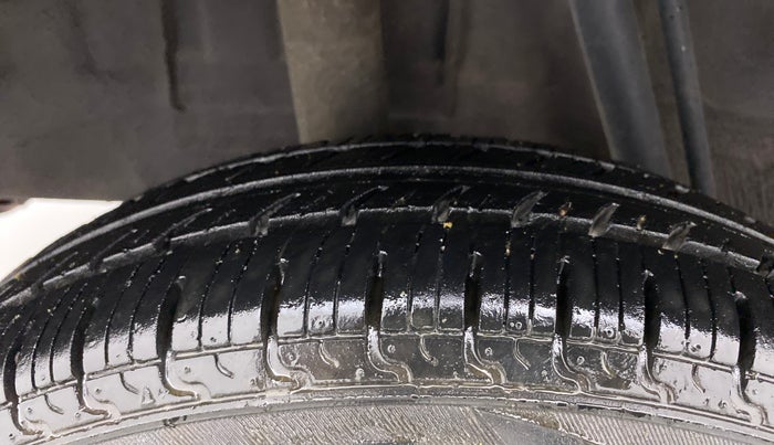 2018 Renault Kwid RXT 1.0 (O), Petrol, Manual, 28,660 km, Right Rear Tyre Tread