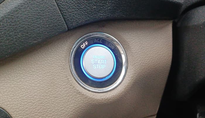 2018 Hyundai Tucson 2WD AT GL DIESEL
, Diesel, Automatic, 1,43,838 km, Keyless Start/ Stop Button