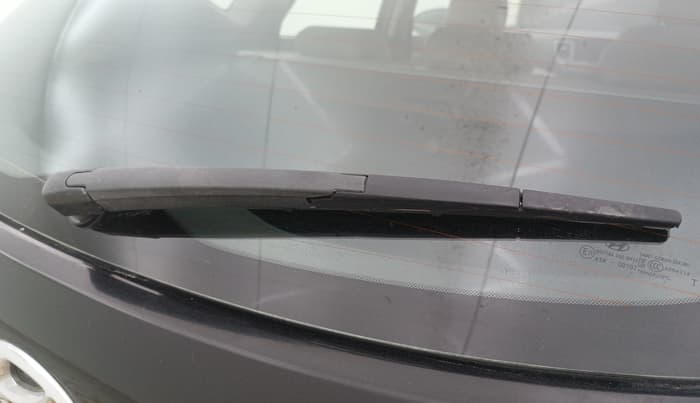 2018 Hyundai Tucson 2WD AT GL DIESEL
, Diesel, Automatic, 1,43,838 km, Rear Wiper