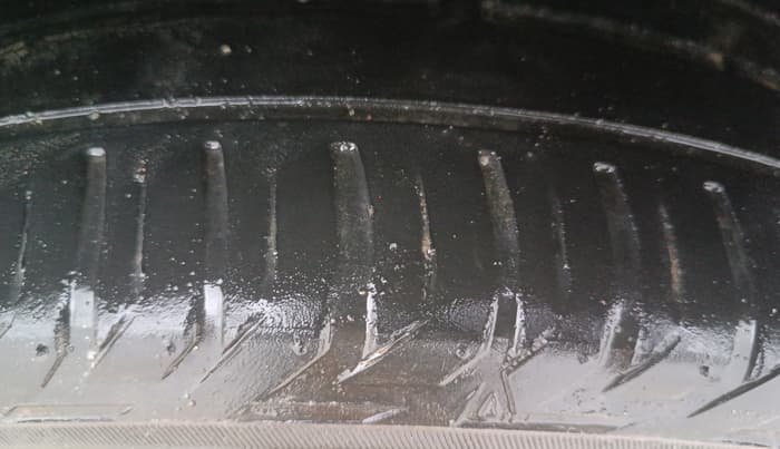 2018 Hyundai Tucson 2WD AT GL DIESEL
, Diesel, Automatic, 1,43,838 km, Left Rear Tyre Tread
