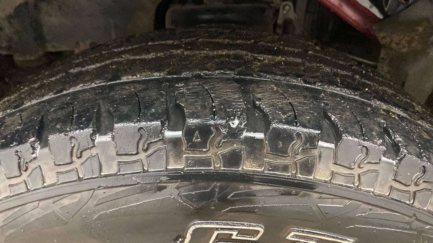 2022 Mahindra Thar LX PETROL HT 4WD AT, Petrol, Automatic, 40,994 km, Left Front Tyre Tread