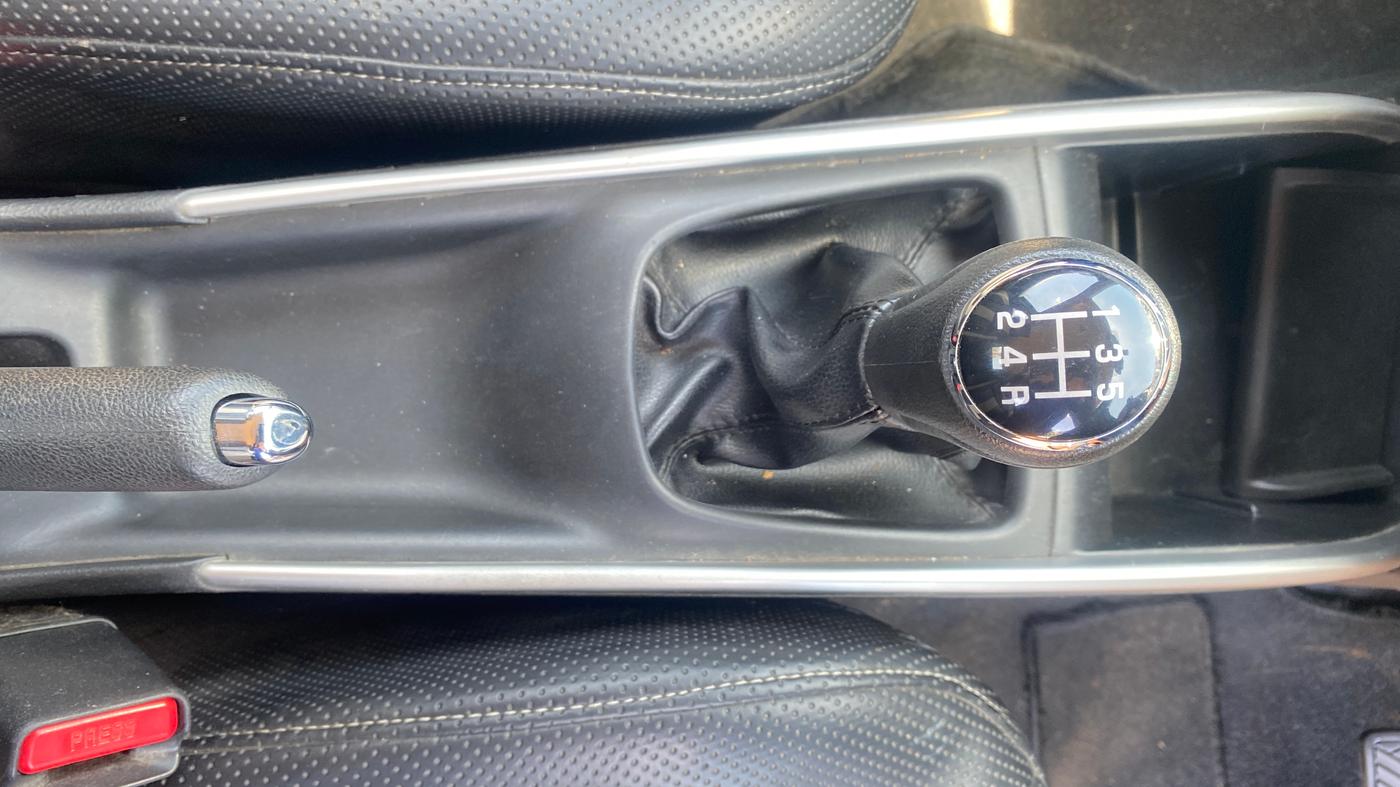 2016 Maruti Baleno DELTA PETROL 1.2, Petrol, Manual, 41,146 km, Gear Lever