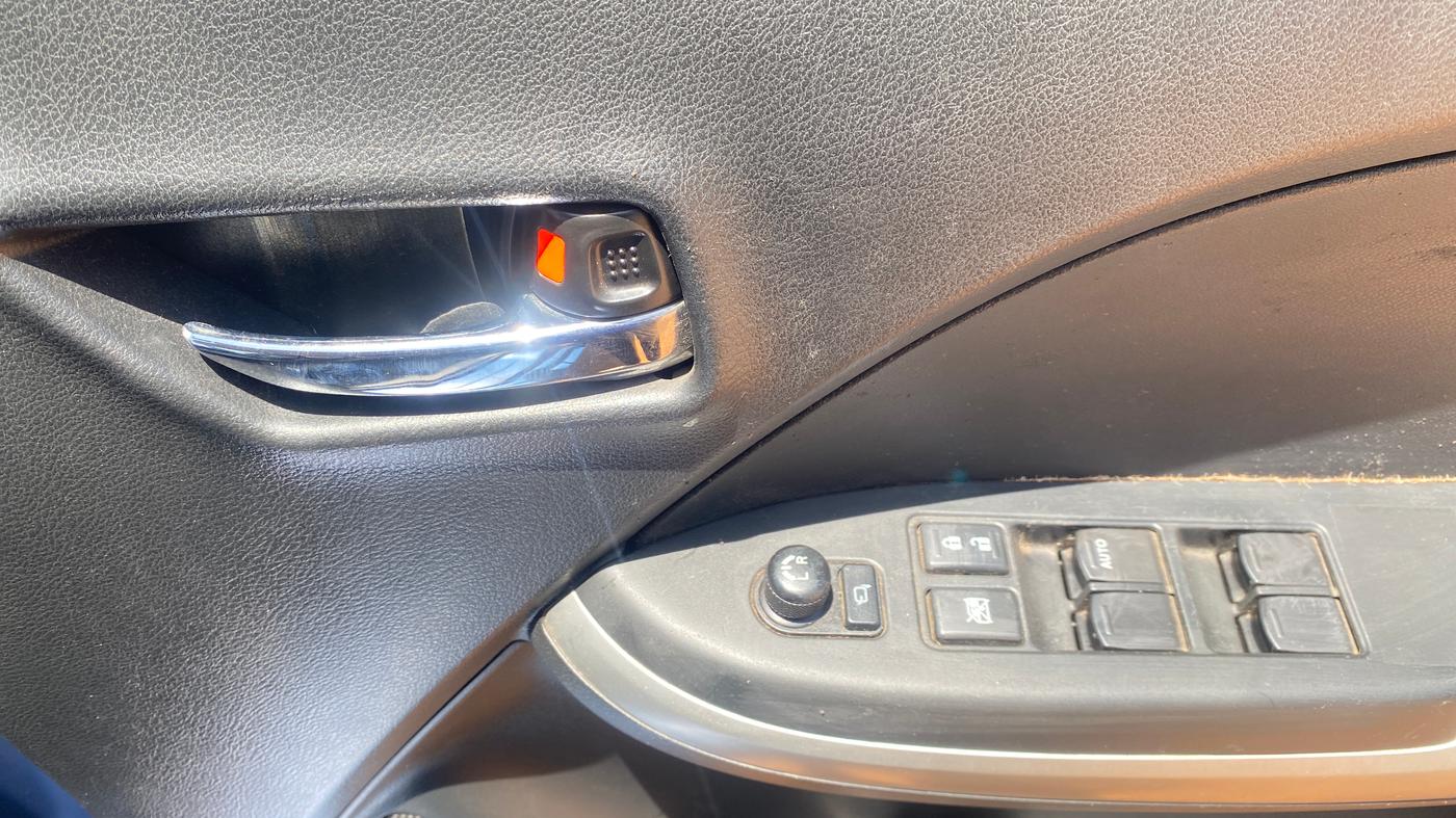 2016 Maruti Baleno DELTA PETROL 1.2, Petrol, Manual, 41,146 km, Driver Side Door Panels Control