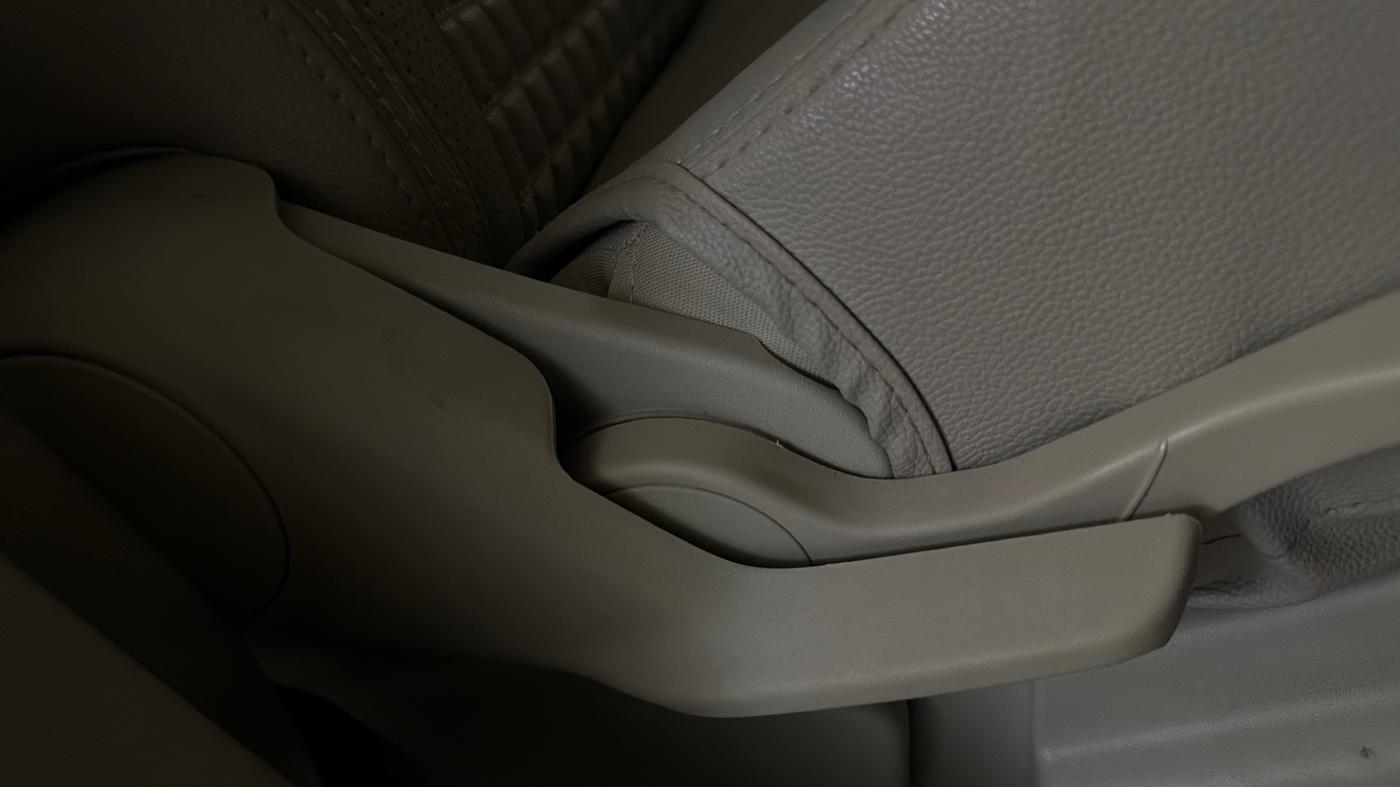 2021 Maruti Ertiga ZXI+ SHVS, Petrol, Manual, 60,068 km, Driver Side Adjustment Panel