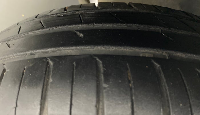 2020 Renault TRIBER RXZ AT, Petrol, Automatic, 21,413 km, Right Front Tyre Tread