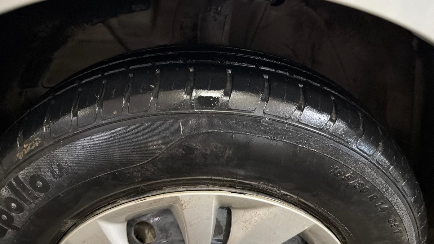 2022 Maruti Swift VXI, Petrol, Manual, 59,606 km, Left Front Tyre Tread