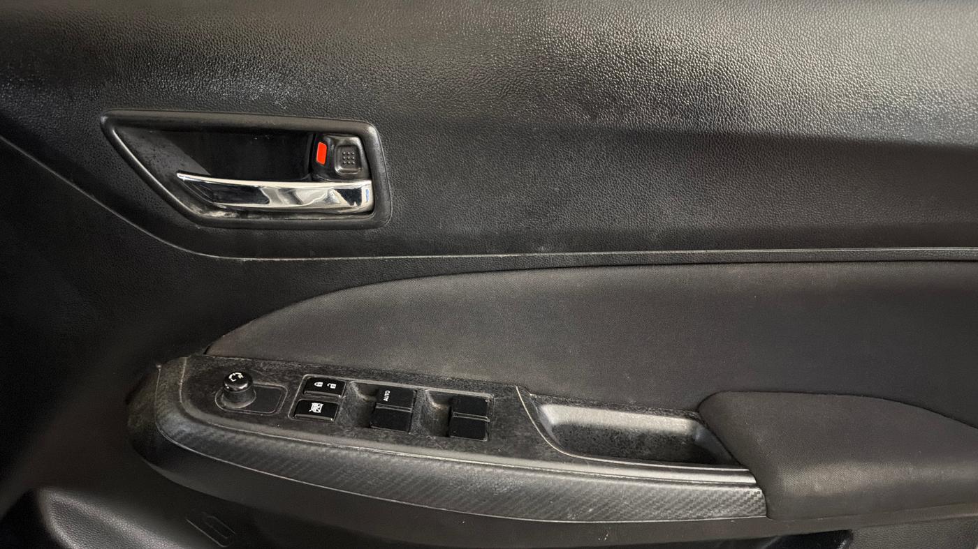 2022 Maruti Swift VXI, Petrol, Manual, 59,606 km, Driver Side Door Panels Control