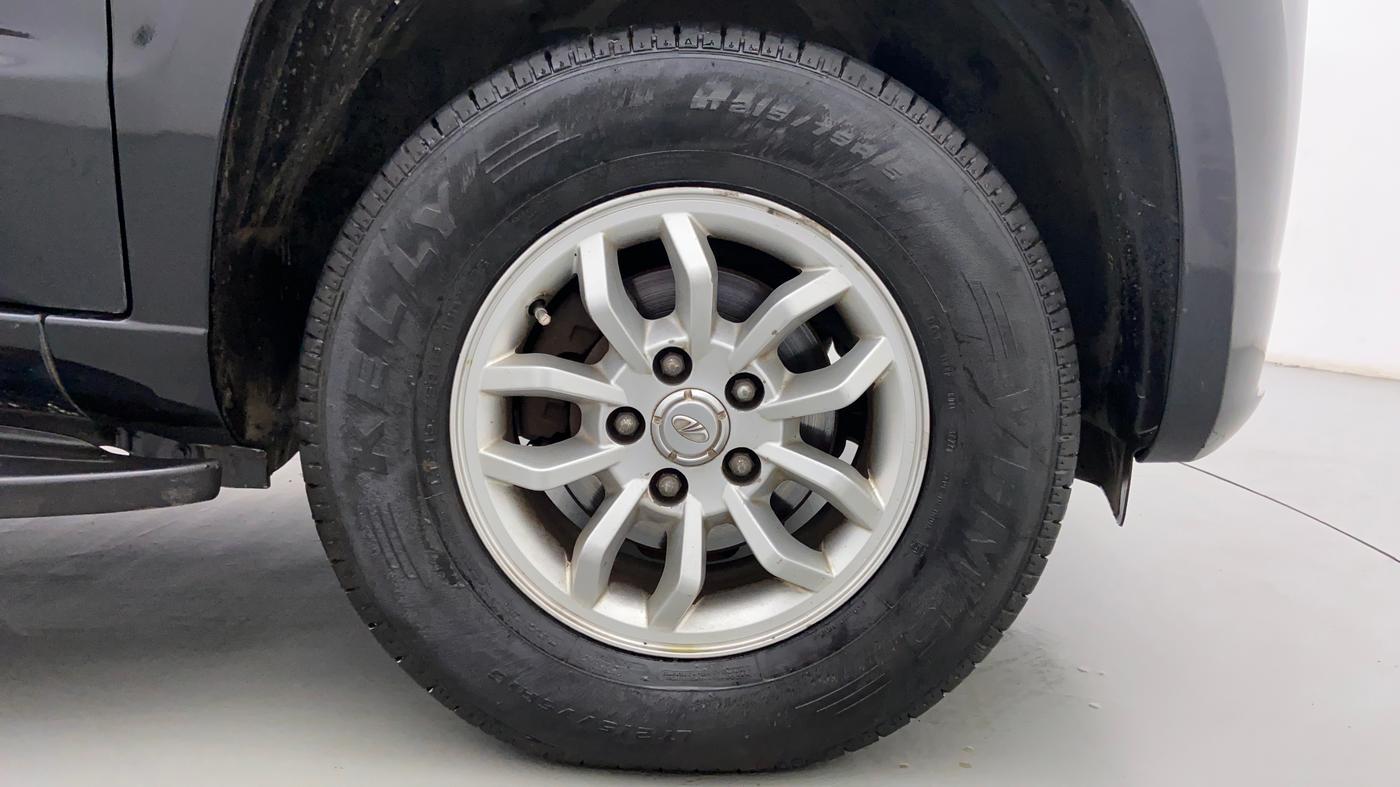 2016 Mahindra TUV300 T8, Diesel, Manual, 77,347 km, Right Front Wheel