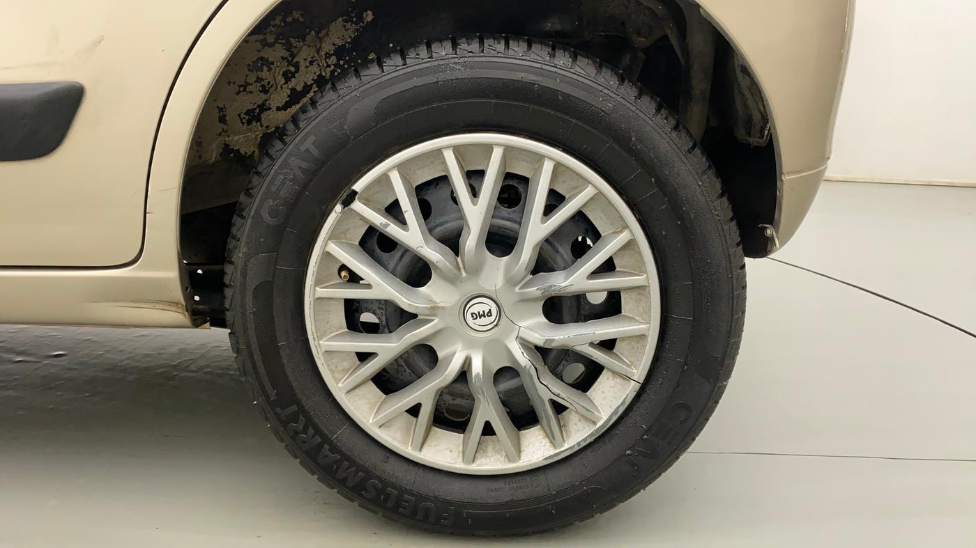 2013 Maruti Wagon R 1.0 VXI, Petrol, Manual, 43,966 km, Left Rear Wheel