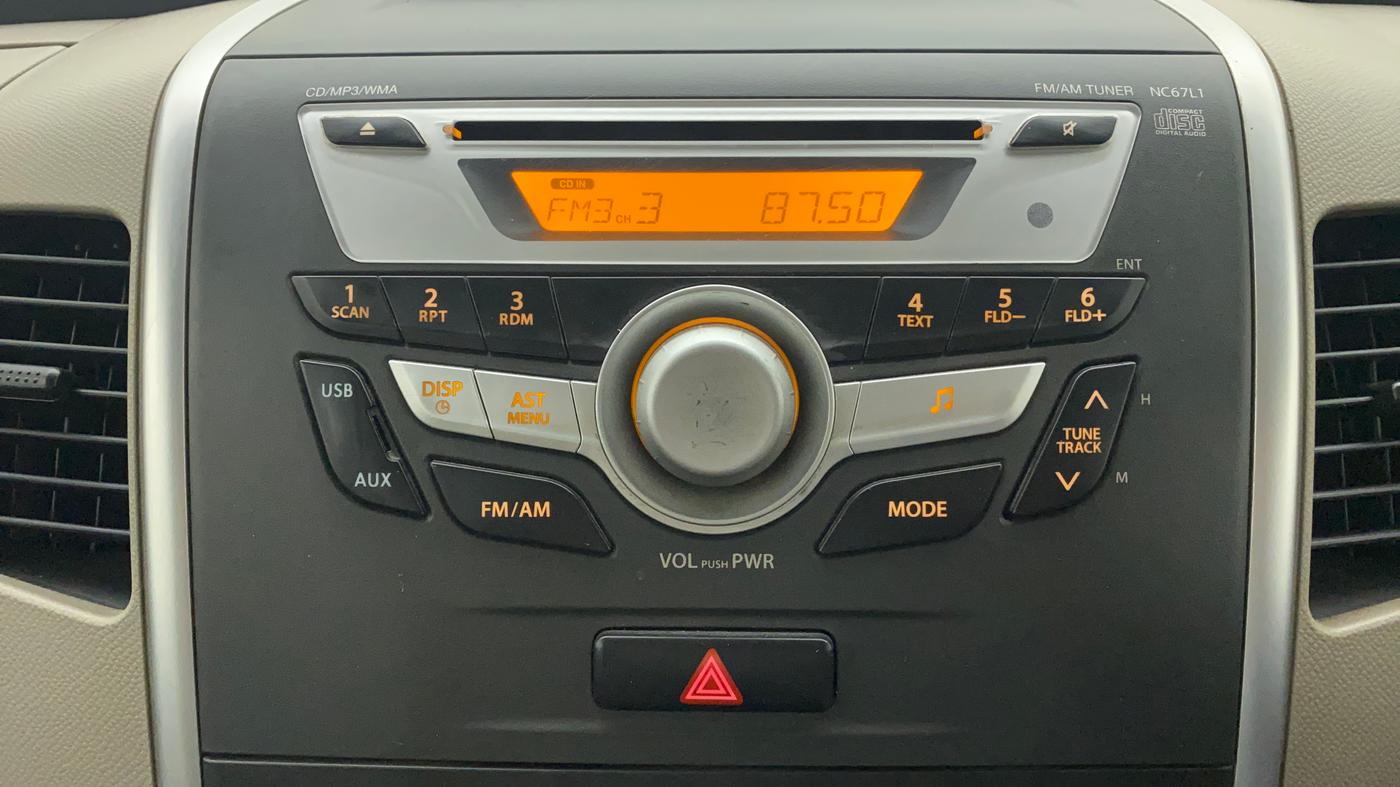 2013 Maruti Wagon R 1.0 VXI, Petrol, Manual, 43,966 km, Infotainment System