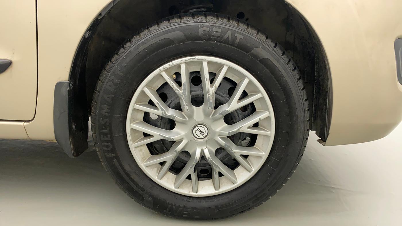 2013 Maruti Wagon R 1.0 VXI, Petrol, Manual, 43,966 km, Right Front Wheel
