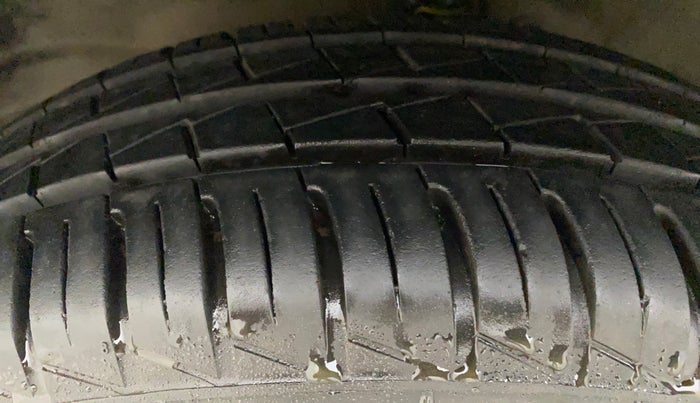 2013 Maruti Wagon R 1.0 VXI, Petrol, Manual, 43,966 km, Left Front Tyre Tread