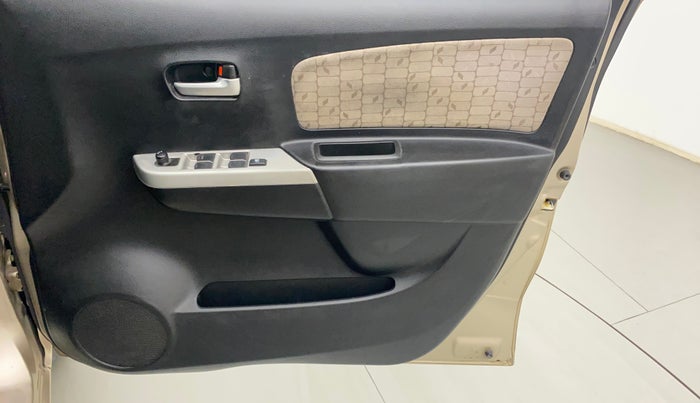 2013 Maruti Wagon R 1.0 VXI, Petrol, Manual, 43,966 km, Driver Side Door Panels Control