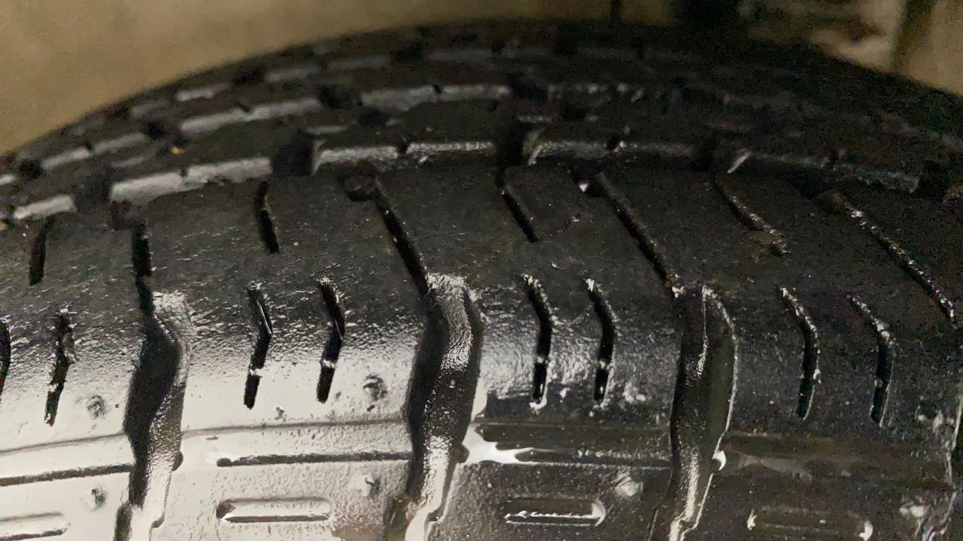 2012 Maruti Alto K10 VXI, Petrol, Manual, 45,781 km, Left Front Tyre Tread