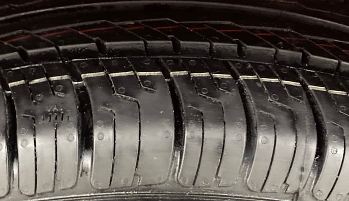 2022 Maruti Swift ZXI PLUS AMT DUAL TONE, Petrol, Automatic, 82,587 km, Left Front Tyre Tread