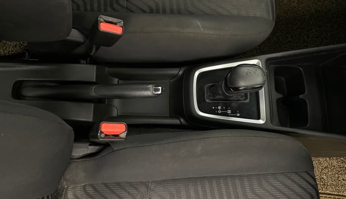 2022 Maruti Swift ZXI PLUS AMT DUAL TONE, Petrol, Automatic, 82,587 km, Gear Lever