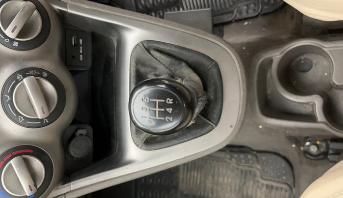 2016 Hyundai i10 SPORTZ 1.1, Petrol, Manual, 86,646 km, Gear Lever