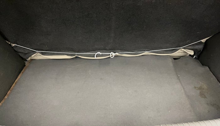 2016 Hyundai i10 SPORTZ 1.1, Petrol, Manual, 86,646 km, Boot Inside