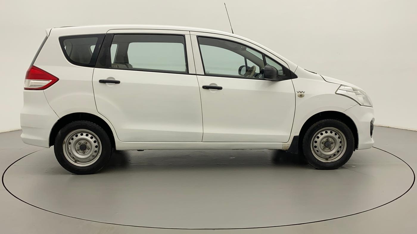 2016 Maruti Ertiga LXI, CNG, Manual, 72,704 km, Right Side View