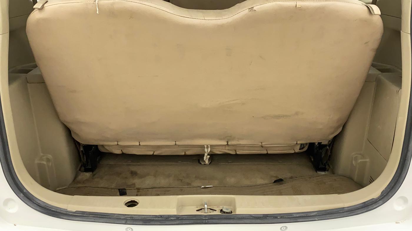2016 Maruti Ertiga LXI, CNG, Manual, 72,704 km, Boot Inside