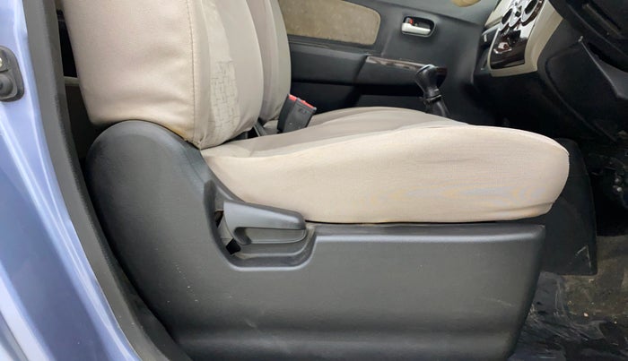 2016 Maruti Wagon R 1.0 VXI, Petrol, Manual, 1,16,863 km, Driver Side Adjustment Panel