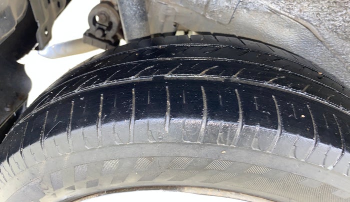 2016 Maruti Wagon R 1.0 VXI, Petrol, Manual, 1,16,863 km, Right Rear Tyre Tread