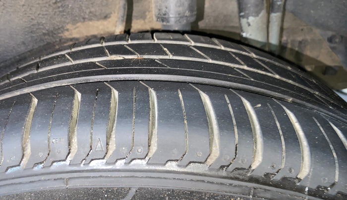 2015 Tata Zest XM PETROL, Petrol, Manual, 37,873 km, Left Rear Tyre Tread
