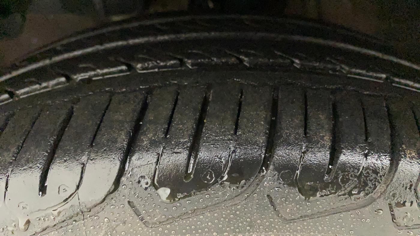2015 Honda Jazz 1.2L I-VTEC V AT, Petrol, Automatic, 61,818 km, Left Front Tyre Tread