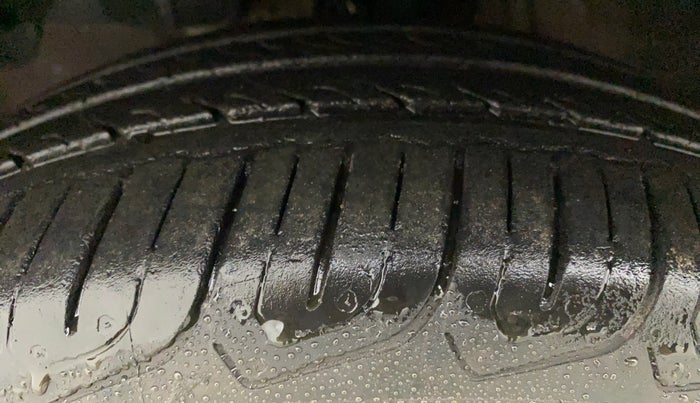 2015 Honda Jazz 1.2L I-VTEC V AT, Petrol, Automatic, 61,818 km, Left Front Tyre Tread
