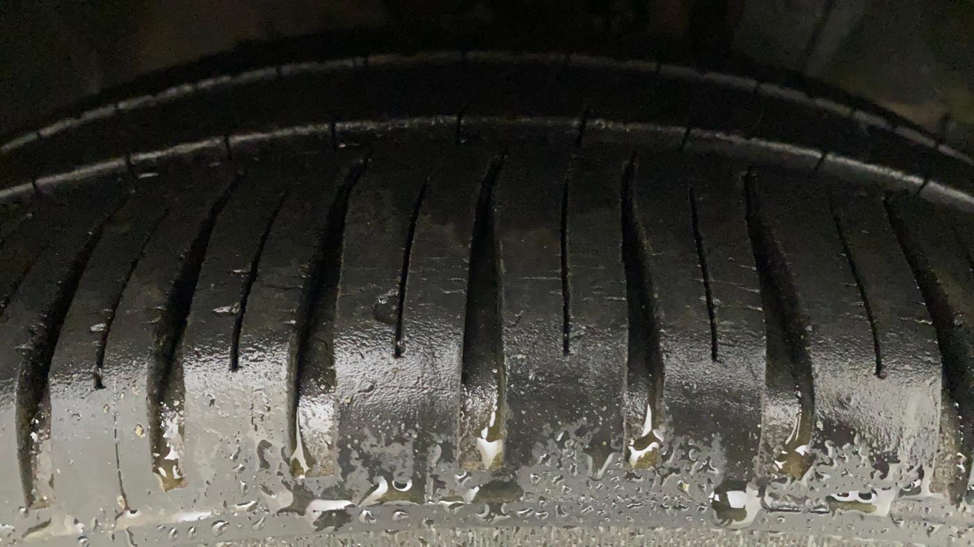 2015 Honda Jazz 1.2L I-VTEC V AT, Petrol, Automatic, 61,818 km, Right Front Tyre Tread