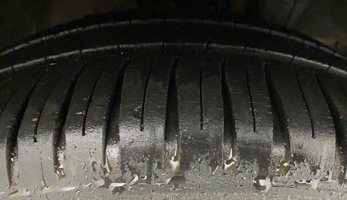 2015 Honda Jazz 1.2L I-VTEC V AT, Petrol, Automatic, 61,818 km, Right Front Tyre Tread
