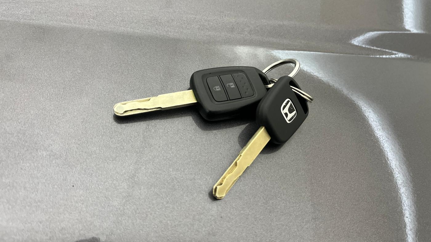 2017 Honda WR-V 1.2L I-VTEC VX MT, Petrol, Manual, 81,730 km, Key Close Up