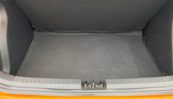 2019 Hyundai Elite i20 ASTA (O) CVT, Petrol, Automatic, 22,808 km, Boot Inside