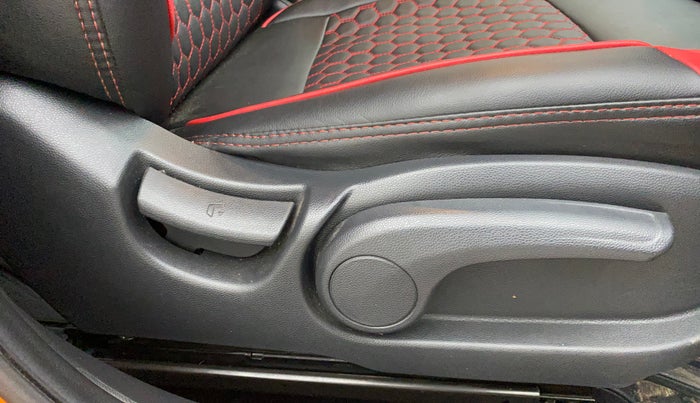 2019 Hyundai Elite i20 ASTA (O) CVT, Petrol, Automatic, 22,808 km, Driver Side Adjustment Panel